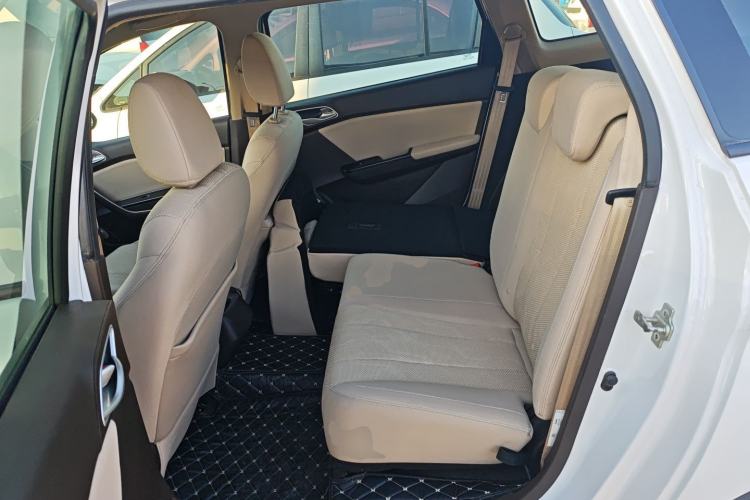 Used Baojun 310W 2017 1.5L Manual Comfort Version China VI Emission Standard