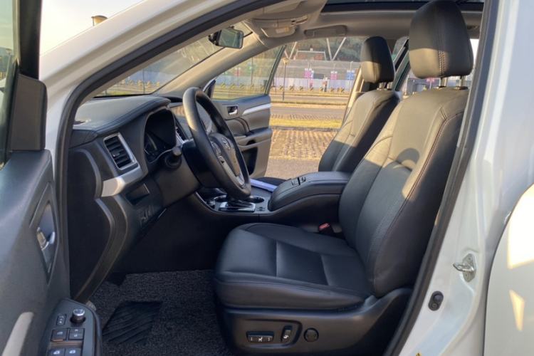 Used Toyota Highlander 2017 2.0T Two-Wheel Drive Luxury Edition 7 Seats