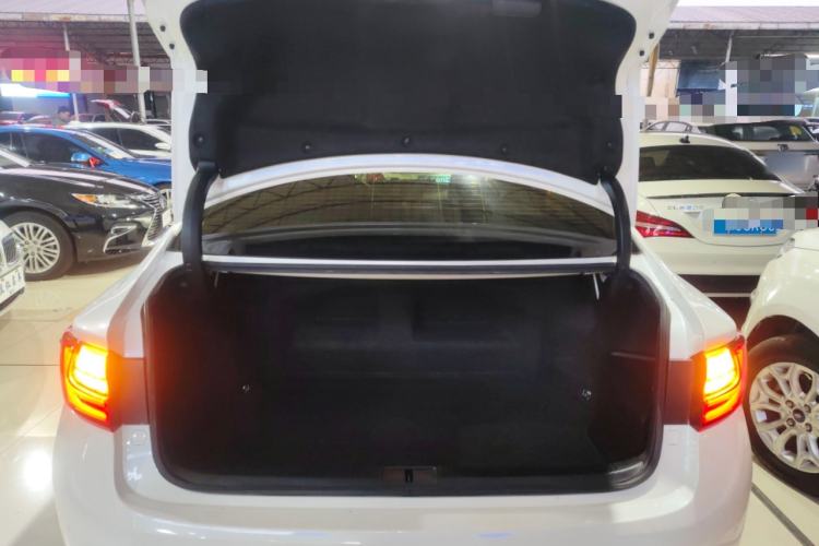 Used Lexus ES 2015 300h Comfort Edition