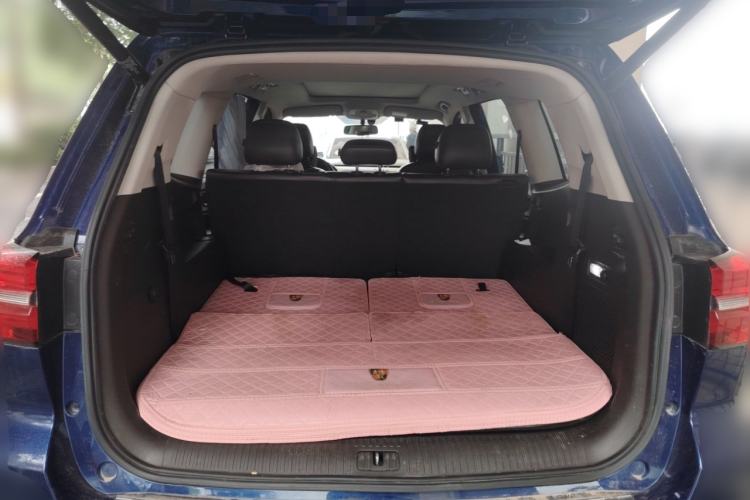 Used Roewe RX8 2018 30T Smart Connectivity Two-Wheel Drive Flagship Edition
