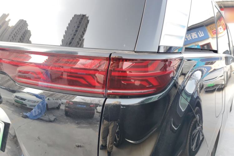 Used Denza D9 2022 DM-i 970 Four-Wheel Drive Prestige Model
