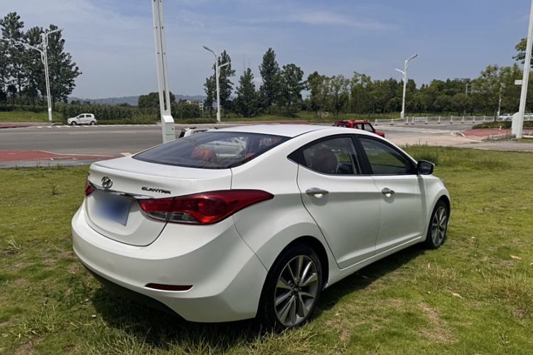 Used Hyundai Elantra 2015 1.6L Automatic Leading Model
