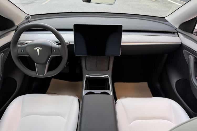 Used Tesla Model Y 2024 Long-Range All-Wheel-Drive Version
