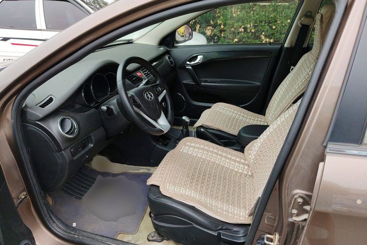 Used  Heyue 2012 1.5L Manual Luxury Sport Edition