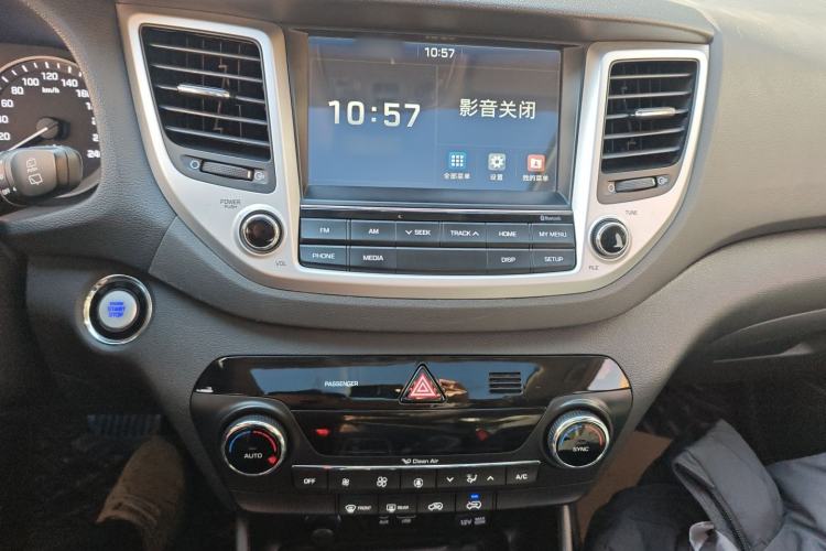 Used Hyundai Tucson 2018 1.6T Dual-Clutch Two-Wheel Drive 15th Anniversary Special Edition
