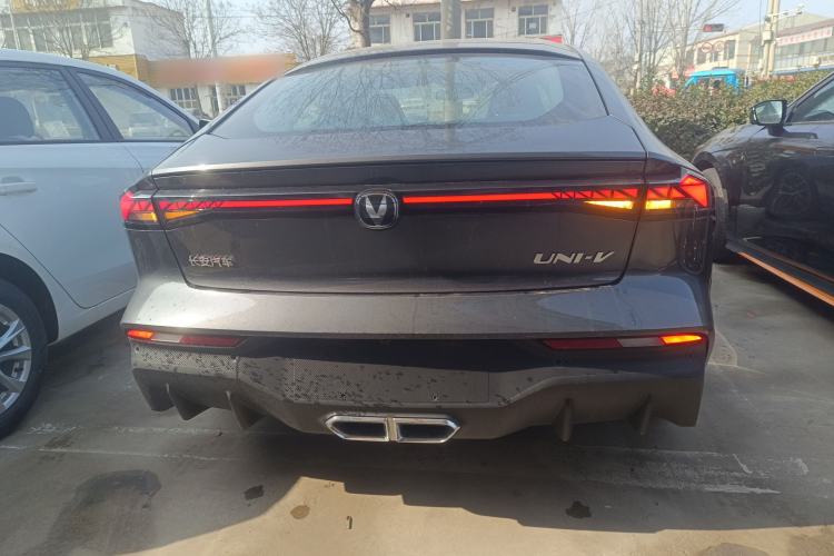 Used Changan UNI-V iDD 2024 Blue Whale Smart Electric iDD 136km ZhiKu Model
