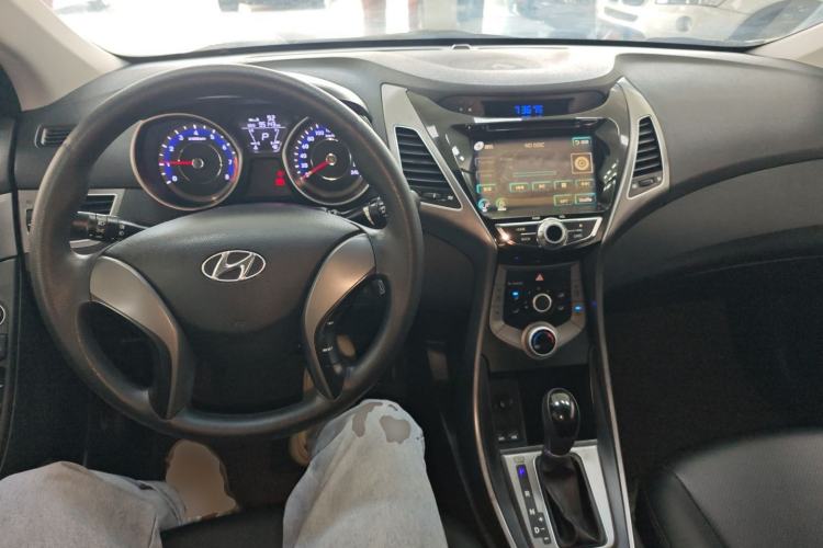 Used Hyundai Elantra 2016 1.6L Automatic Smart Version
