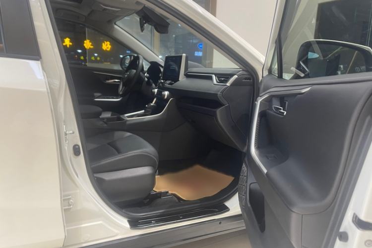 Used Toyota RAV4 2020 2.0L CVT Two-Wheel Drive Prestige Edition
