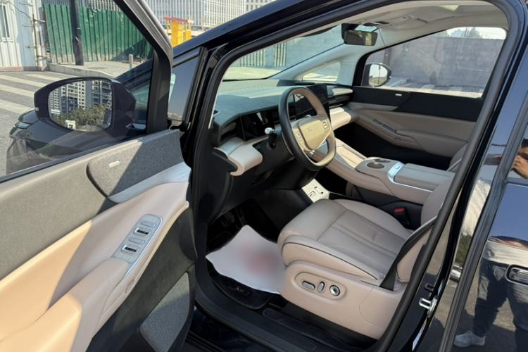 Used XPeng X9 2024 702 Ultra-Long Range Max