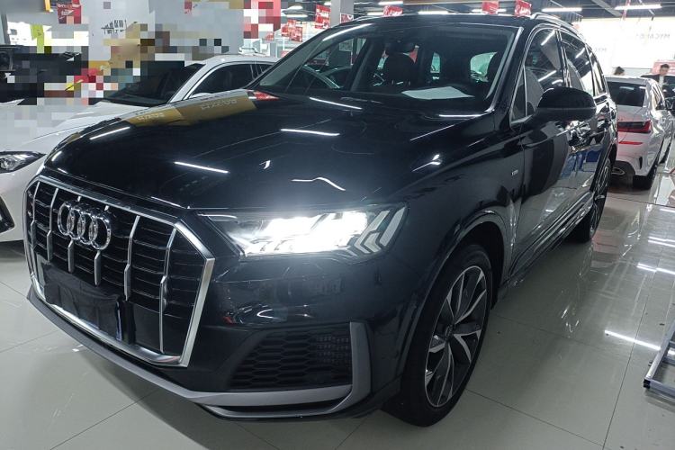 Used Audi Q7 2022 55 TFSI quattro S line Sport model
