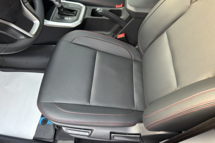 Used SAIC MAXUS T60 2017 2.0T Gasoline Automatic Two-Wheel Drive High-Ride Elite Standard Cabin
