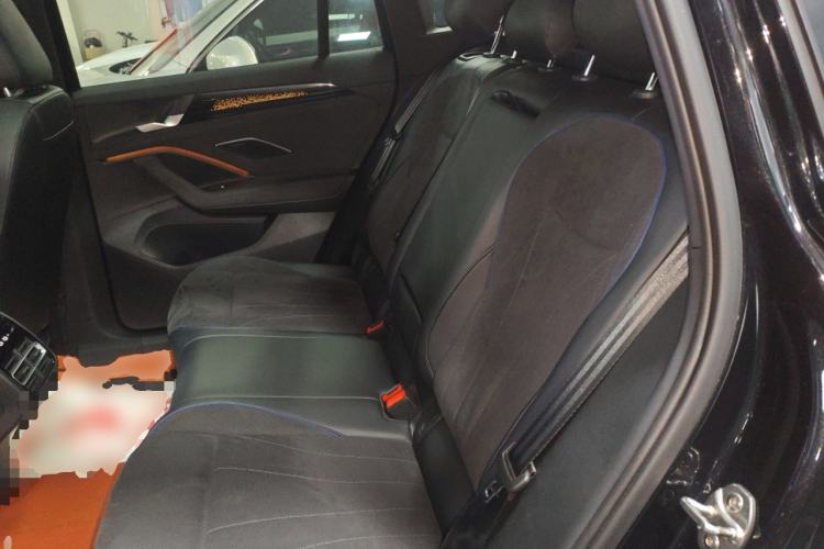 Used Volkswagen Tiguan L 2024 PRO 330TSI Two-Wheel Drive R-Line Prestige Edition
