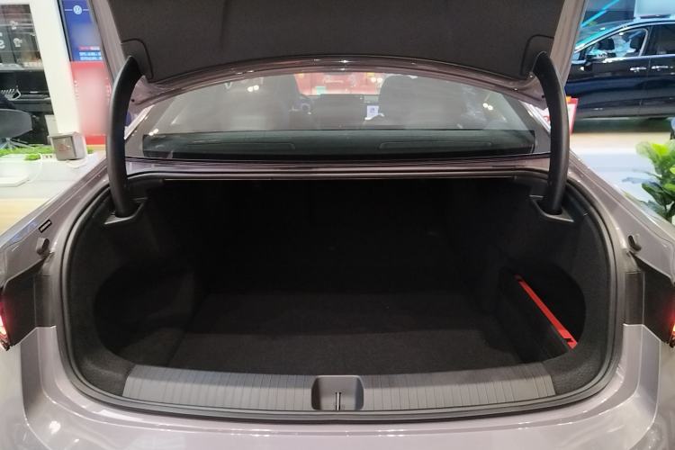 Used Volkswagen Passat 2025 Pro 380TSI Dragon Supreme Edition
