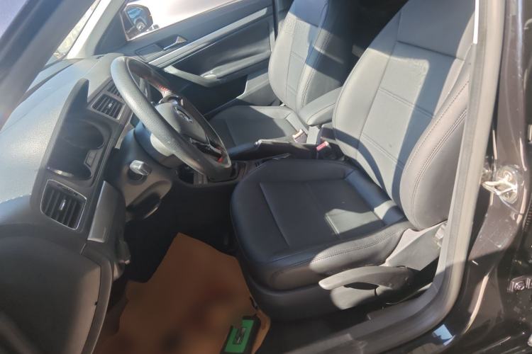 Used Volkswagen Lavida 2015 1.6L Manual Fashion Edition
