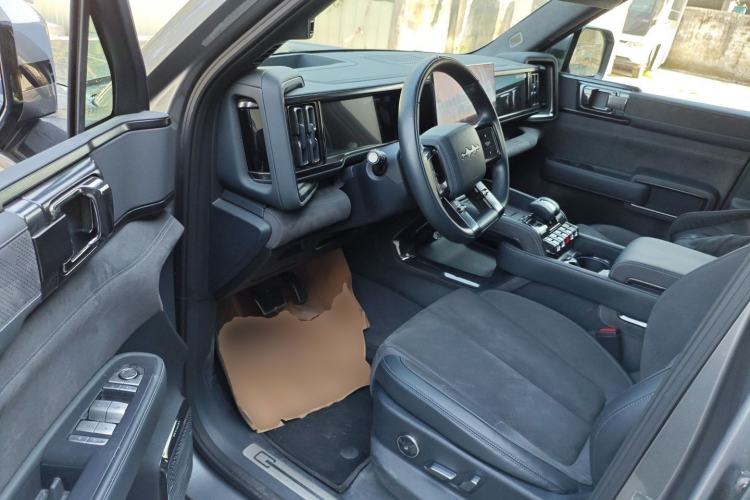 Used  Leopard 5 2024 Cloud Ride Luxury Edition
