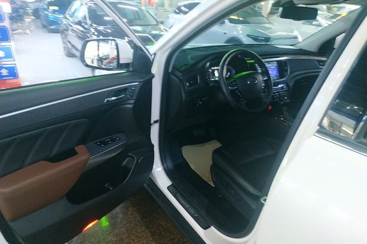 Used GAC Trumpchi GS7 2017 320T Two-Wheel-Drive Luxury Smart Connectivity Model
