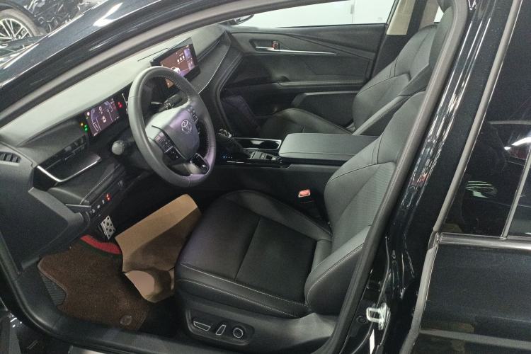 Used Toyota Camry 2026 Model Dual-Engine 2.0HSE Sport Lite Edition