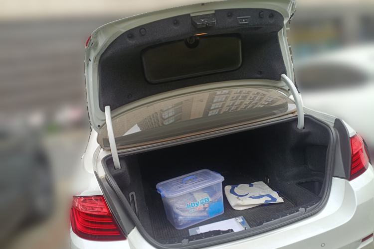 Used BMW 5 Series 2013 535Li Leading Model
