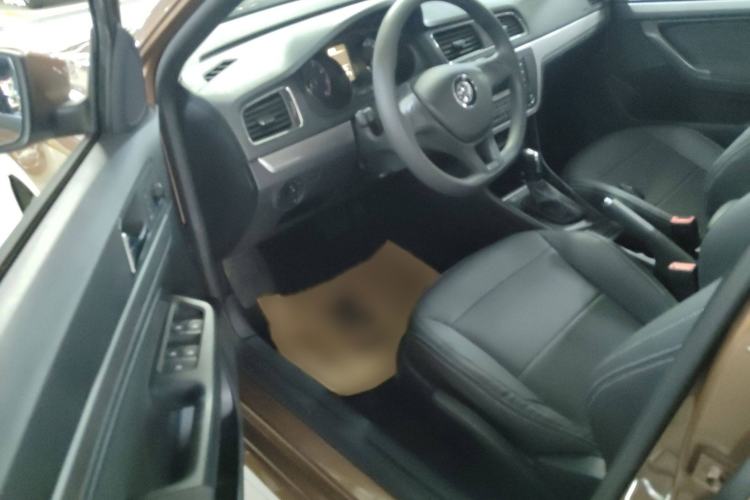 Used Volkswagen Gran Lavida 2015 1.6L Automatic Fashion Edition