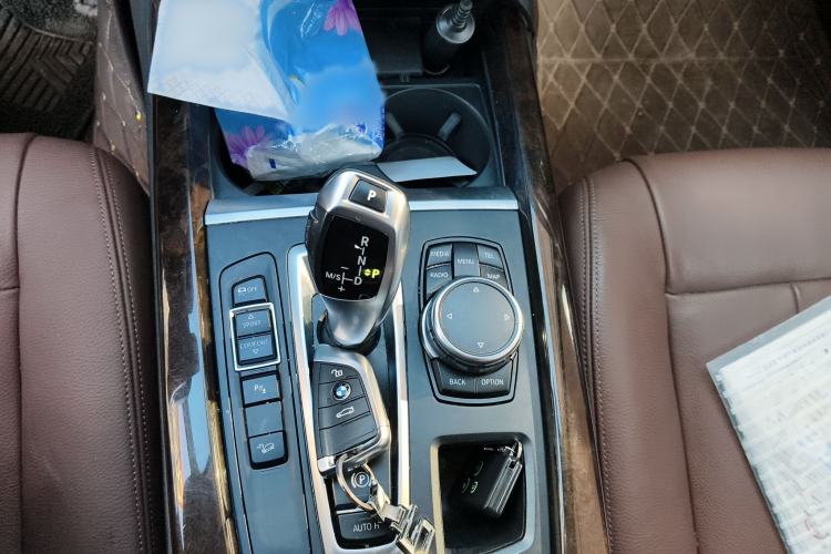 Used BMW X5 2015 xDrive28i
