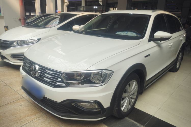 Used Volkswagen C-TREK 2018 1.5L Automatic Fashion Model