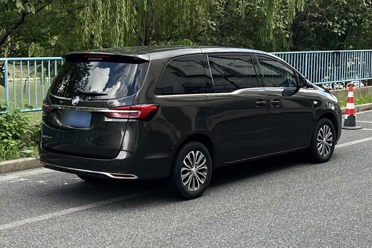 Used Buick GL8 2021 Land Cruiser Executive Class 652T Comfort Model
