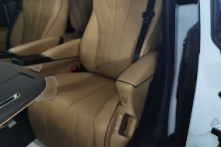 Used Denza D9 2024 DM-i 1050 Luxury Model
