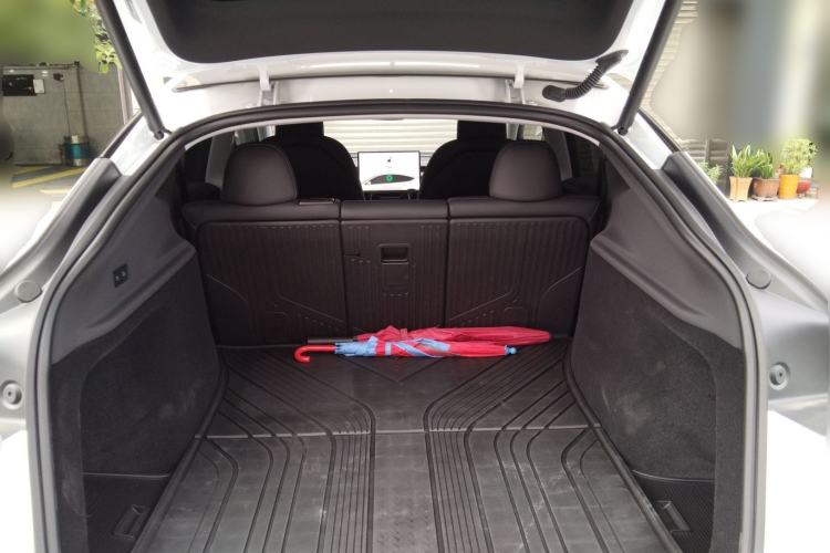 Used Tesla Model Y 2025 Rear-Wheel-Drive Version