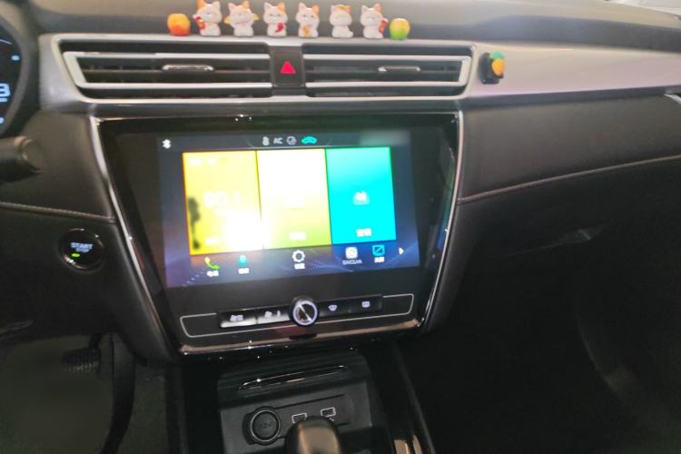 Used Roewe i5 2019 20T Automatic 4G Connected Supercharged Flagship Edition
