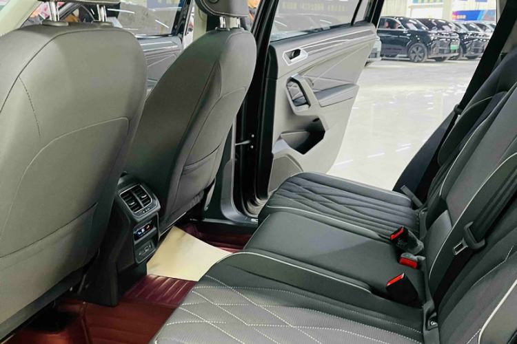 Used Volkswagen Tiguan L 2023 330TSI Automatic Two-Wheel Drive R-Line Enjoyment Edition