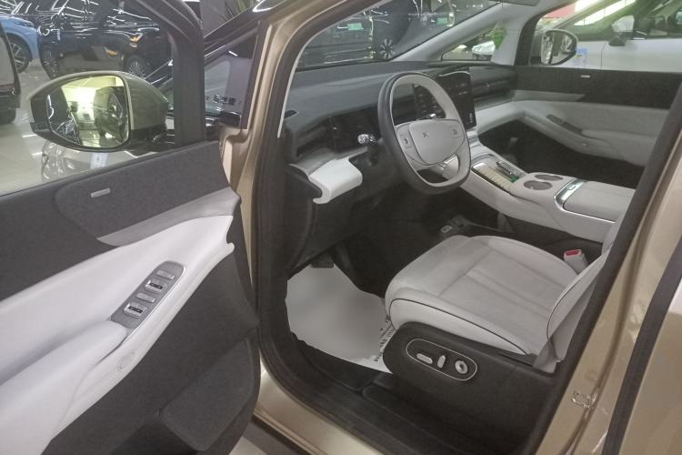 Used XPeng X9 2024 640 All-Wheel Drive High-Performance Max
