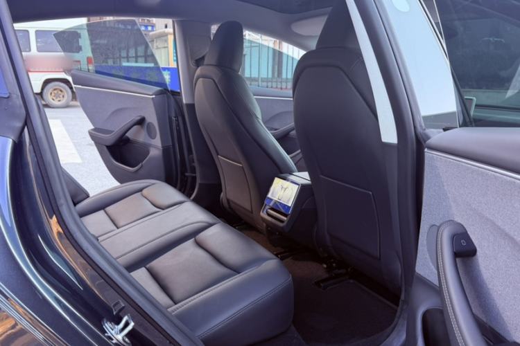 Used Tesla Model 3 2023 Rear-Wheel-Drive Version
