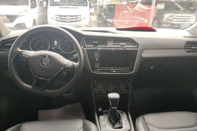 Used Volkswagen Tiguan L 2018 Facelift 330TSI Automatic Two-Wheel Drive Luxury Edition
