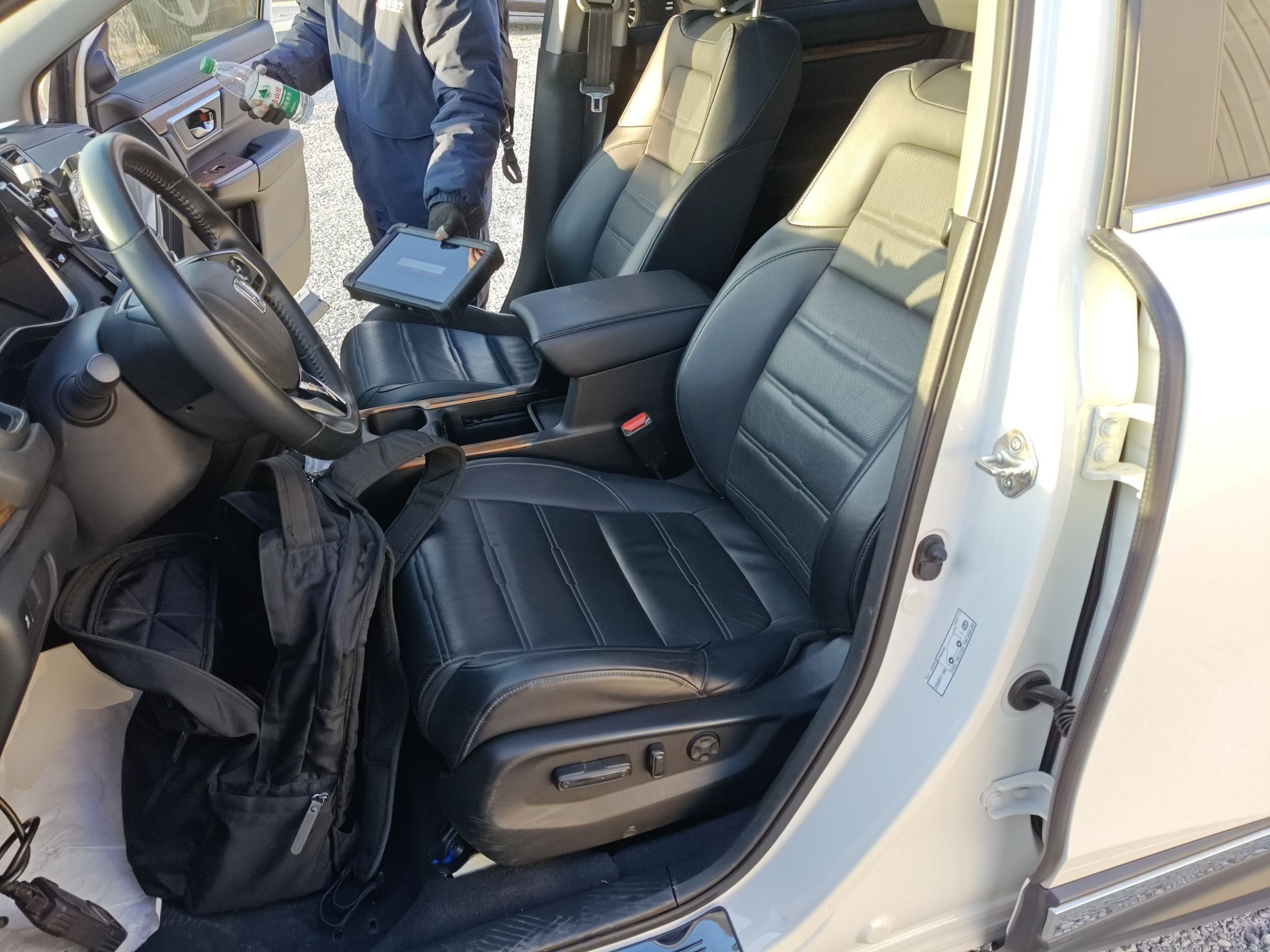 Переднее сиденье в автомобиле