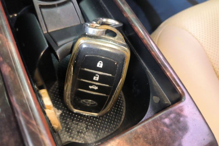 Used Toyota Camry 2016 2.0G 10th Anniversary Leading Edition