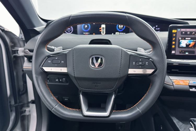 Used Changan UNI-V 2022 1.5T Prestige Version
