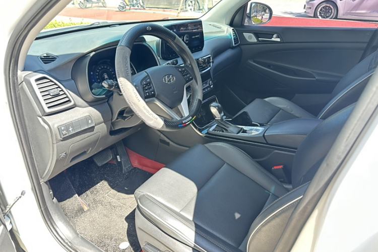 Used Hyundai Tucson 2019 280TGDi Dual-Clutch Two-Wheel Drive Smart Connect Version China VI
