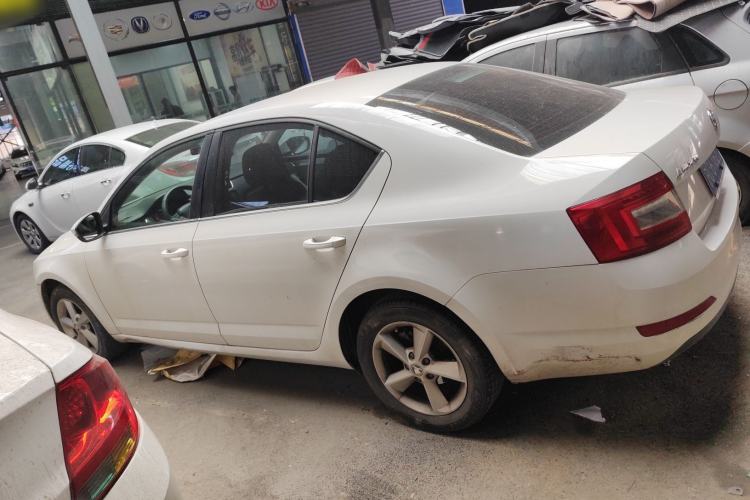 Used Skoda Octavia 2015 1.6L Automatic Yijie Edition
