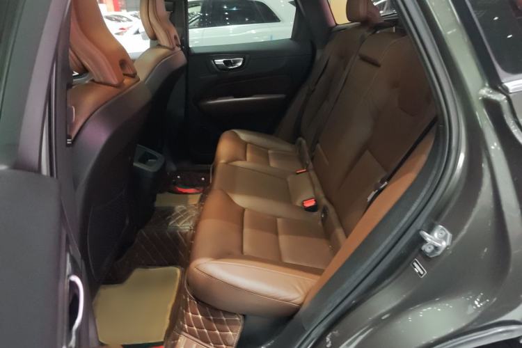 Used Volvo XC60 2021 T5 4x4 Smart Luxury Edition