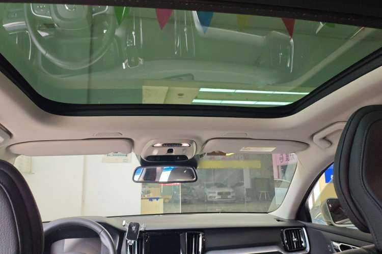 Used Volvo V60 2021 B4 Zhiyi Luxury Edition
