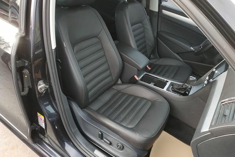 Used Volkswagen Passat 2014 1.8TSI DSG Prestige Edition
