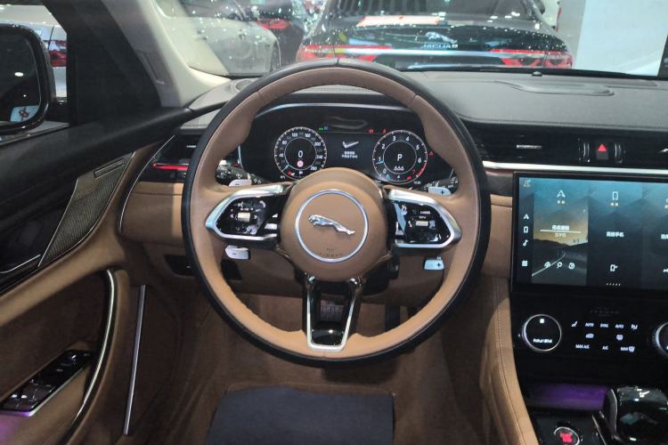 Used Jaguar XFL 2023 XFL 2.0T P250 Two-Wheel-Drive Prestige Luxury Gold Edition
