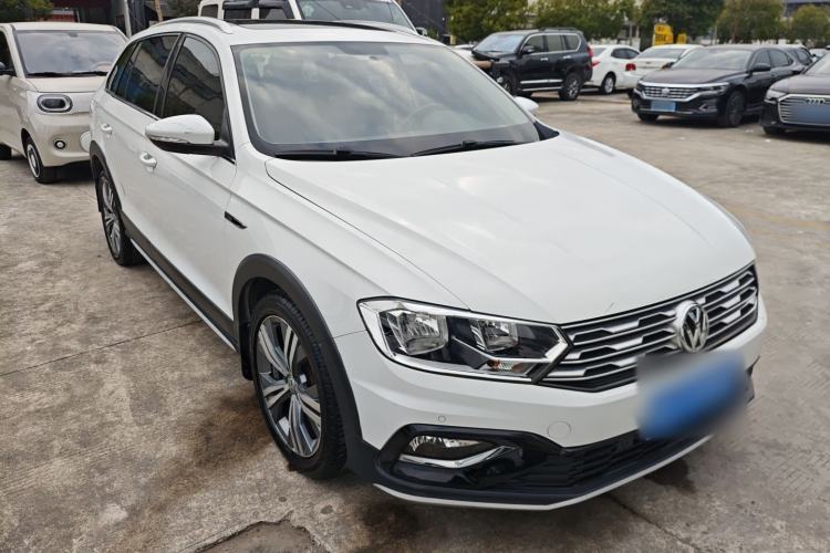 Used Volkswagen C-TREK 2017 1.6L Automatic Luxury Model