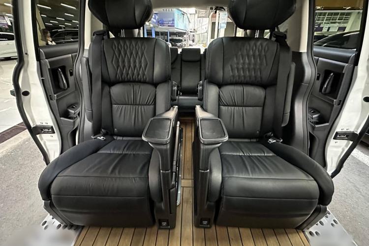 Used Honda Elysion 2022 2.0L eHEV Luxury First Edition
