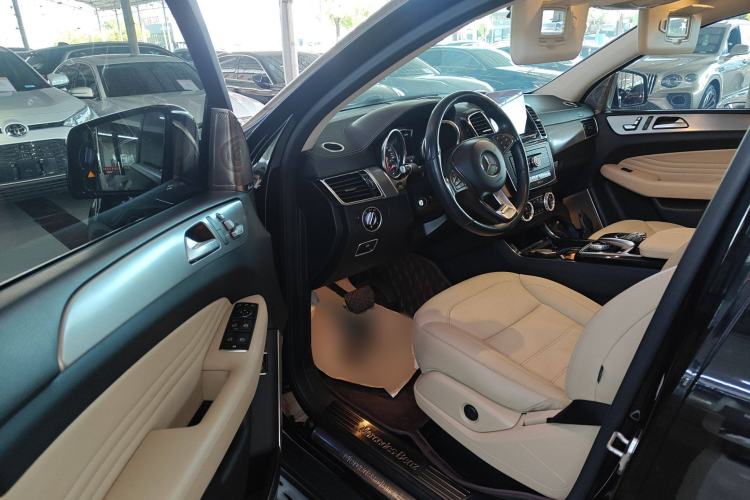 Used Mercedes-Benz GLE Coupe 2017 GLE 400 4MATIC Coupe SUV
