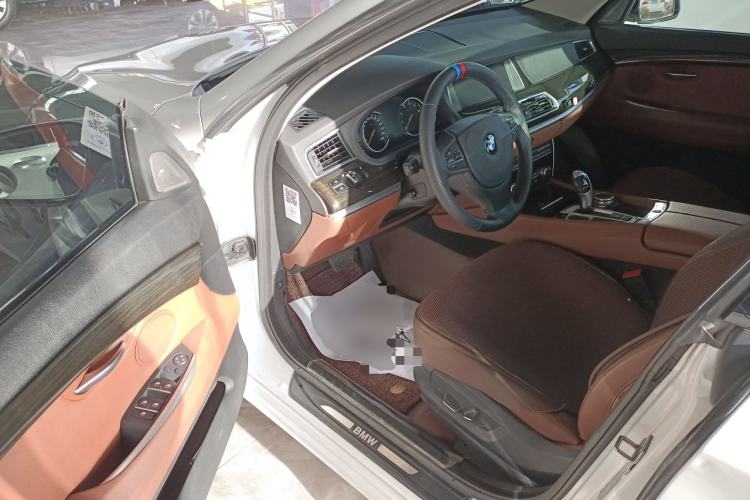 Used BMW 5 Series GT 2017 528i Leading Model
