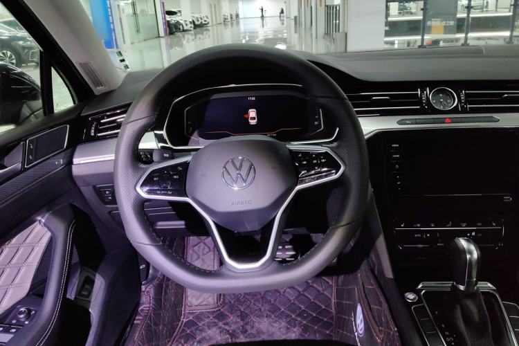 Used Volkswagen Magotan 2023 2 Million Units Limited Edition 330TSI DSG Leading Version
