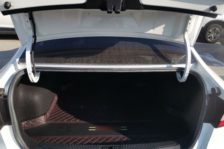 Used Roewe i5 2020 1.5L Manual 4G Connect Luxury Edition
