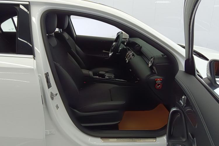 Used Mercedes-Benz A-Class 2022 Revised Version A 200 L Sport Sedan Fashionable Style