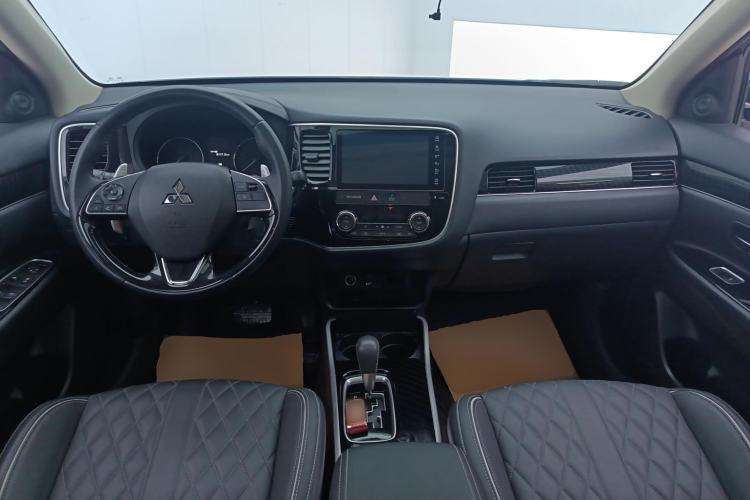 Used Mitsubishi Outlander 2021 2.4L 4x4 Zhi Xiang Edition 7 Seats
